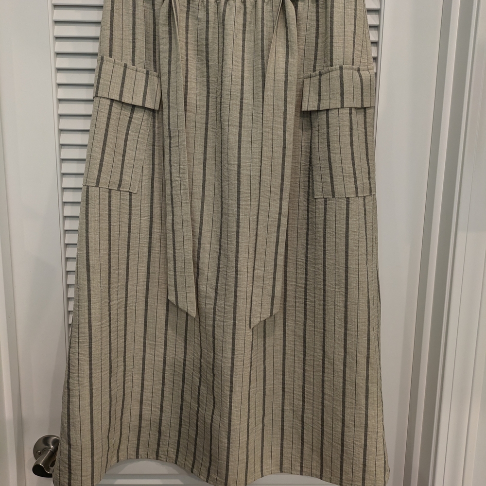 New York Closing Com Strip Skirt Size Medium
